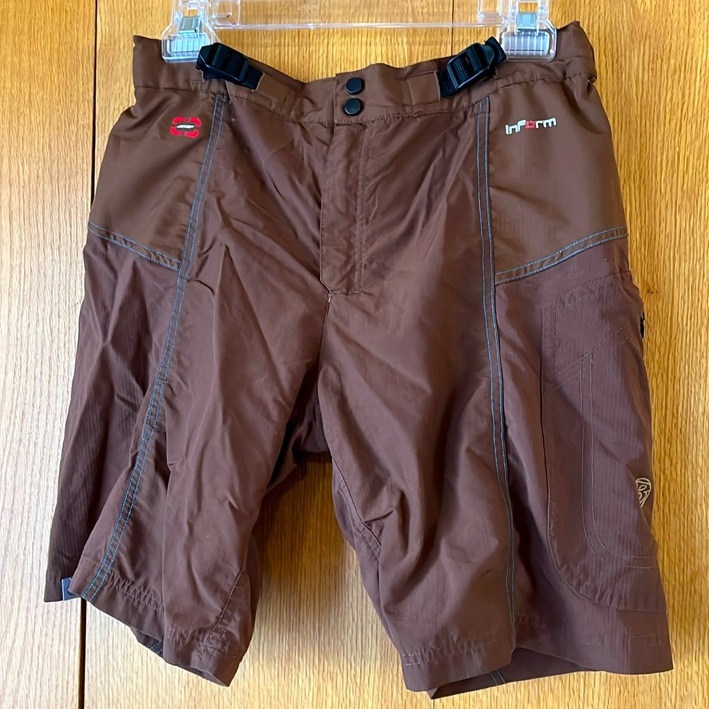 Bontrager Inform MED women Padded woven adjustable waist 9” cycling shorts brown